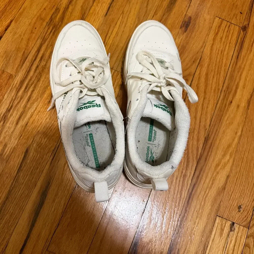 Women's Reebok Club C Casual Sneakers White with Green Lace Up Size 9